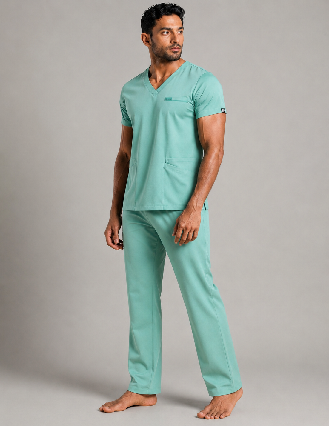DrMyelin Mint Green Butter Luxe Scrub Set Men - Action pose